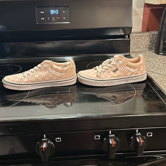 Size 7 1/2 women’s checkered vans - Picture 4 of 5